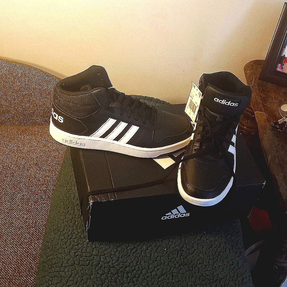 Adidas - Picture 2 of 4